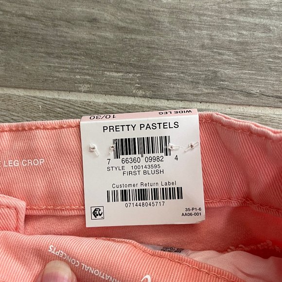 INC pink crop jeans with frayed hem - Picture 5 of 8